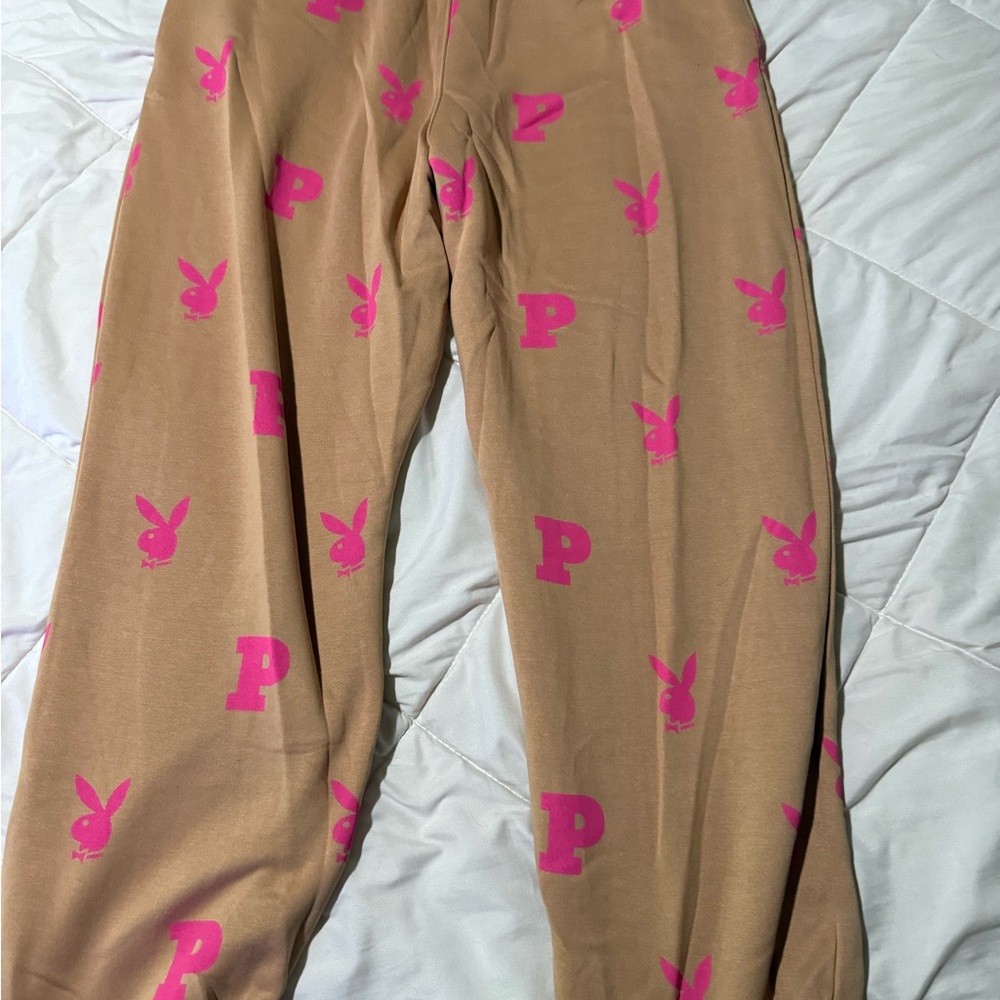 PLAYBOY x MISSGUIDED logo sweatpants NWOT - Picture 2 of 4